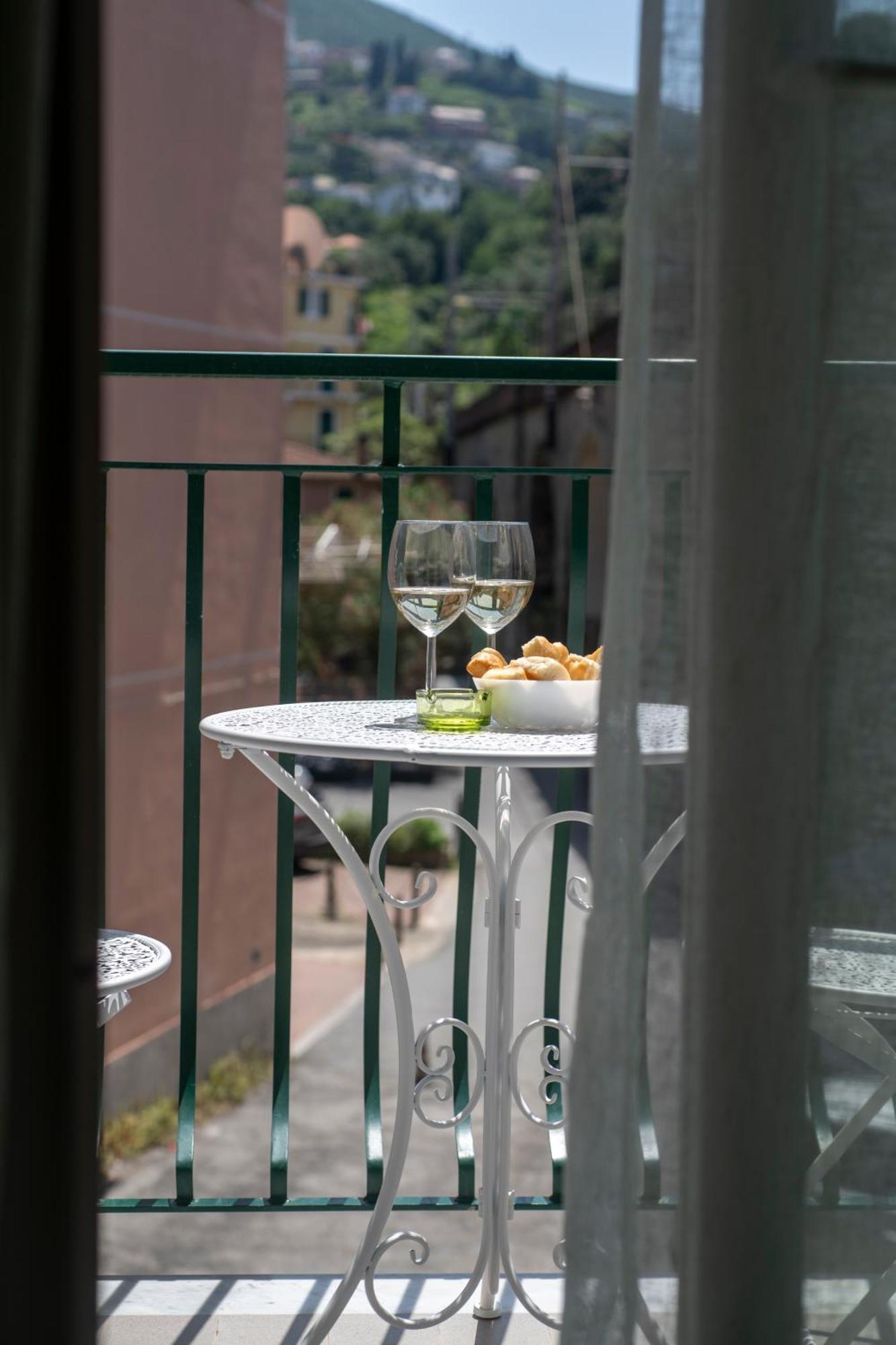 Amoneglia Hotel Eksteriør billede